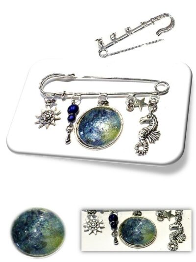 Epingle à nourrice métal argenté en soie et cabochon <br> (Réf 702)
